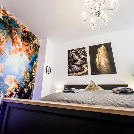 Grosse 3 Schlafzimmer Mit Kueche, Bad, Waschmaschine & Balkon Am Zoo * Leipzig